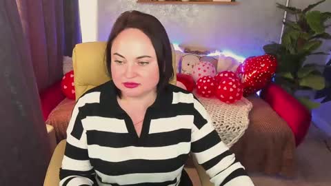 Snapshot of arinastoun chatting on 02-18-25, 02:06 arinastoun online show from 02-18-25, 02:06