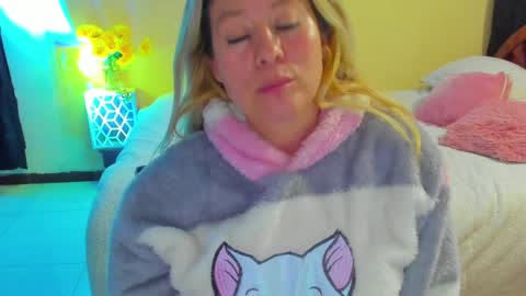 Snapshot of arisha_katy1 chatting on 02-08-25, 03:52 arisha_katy1 online show from 02-08-25, 03:52