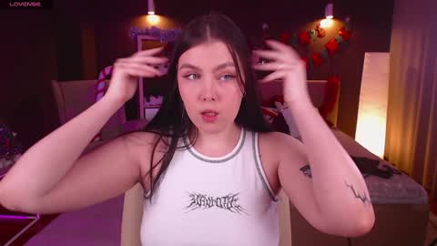 Snapshot of arizonaa_muse chatting on 12-22-24, 12:27 Astrid online show from 12-22-24, 12:27