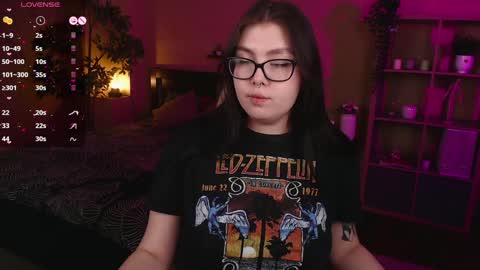 Snapshot of arizonaa_muse chatting on 02-08-25, 12:28 Astrid online show from 02-08-25, 12:28