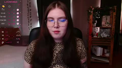 Snapshot of arizonaa_muse chatting on 06-18-26, 11:25 Astrid online show from 06-18-26, 11:25