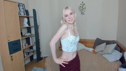 Snapshot of arlavitullo chatting on 06-01-26, 09:11 Emily online show from 06-01-26, 09:11