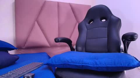 Snapshot of arleth_1 chatting on 09-25-25, 03:10 Arleth online show from 09-25-25, 03:10