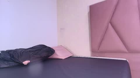 Snapshot of arleth_1 chatting on 10-02-25, 03:02 Arleth online show from 10-02-25, 03:02