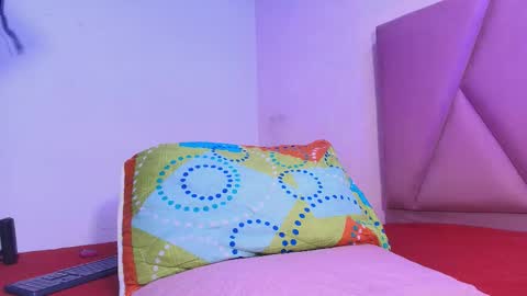 Snapshot of arleth_1 chatting on 10-16-25, 03:18 Arleth online show from 10-16-25, 03:18