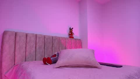 Snapshot of arleth_1 chatting on 12-02-25, 03:01 Arleth online show from 12-02-25, 03:01