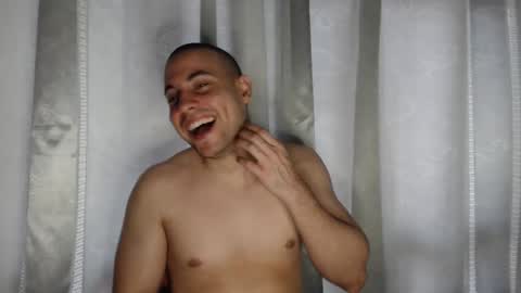 Snapshot of armando_2002 chatting on 11-19-25, 06:08 ARMANDO online show from 11-19-25, 06:08