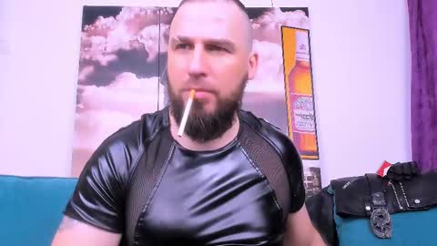 Snapshot of armandosteel chatting on 03-03-25, 11:35 Armando online show from 03-03-25, 11:35