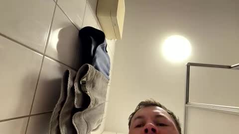 armyskater32 online show from 04-12-26, 08:19