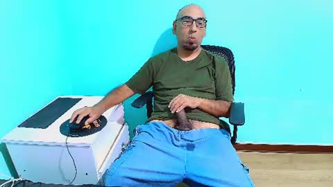 arnelux72 online show from 07-12-26, 05:42