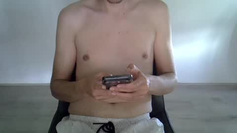 Snapshot of arnoanro chatting on 06-18-26, 03:49 arnoanro online show from 06-18-26, 03:49