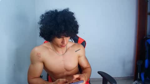 Snapshot of arnold_black69 chatting on 09-16-25, 12:06 arnold black online show from 09-16-25, 12:06