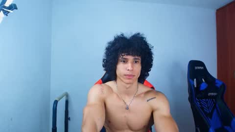 Snapshot of arnold_black69 chatting on 09-19-25, 12:28 arnold black online show from 09-19-25, 12:28