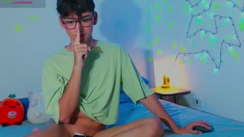 Snapshot of arnold_laurent chatting on 01-04-25, 10:02 Arnold online show from 01-04-25, 10:02