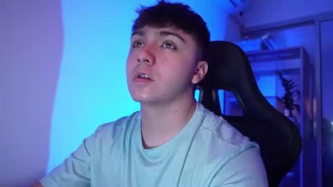 Snapshot of aron__cooper chatting on 06-19-26, 12:48 aron__cooper online show from 06-19-26, 12:48
