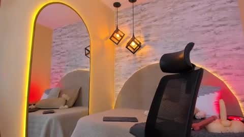 ARON BOLT online show from 03-17-26, 03:33