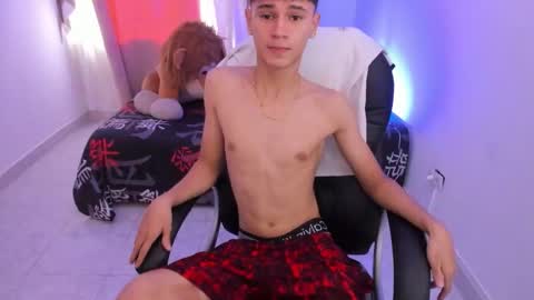 Aaron online show from 02-04-26, 08:14