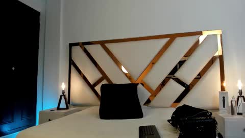 Aron cruz  online show from 03-04-26, 01:17