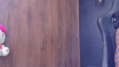 Snapshot of aron_ford chatting on 12-06-24, 02:38 Aron ford online show from 12-06-24, 02:38