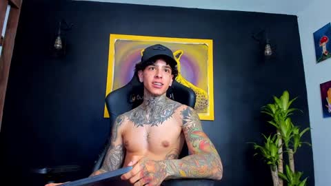 Snapshot of aron_ford chatting on 01-04-25, 09:41 Aron ford online show from 01-04-25, 09:41