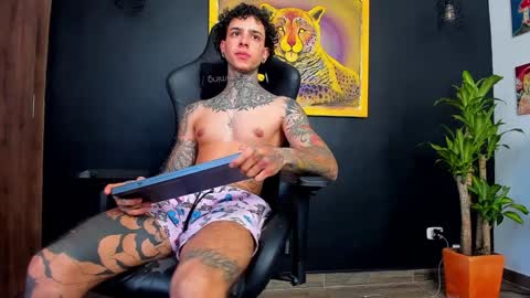 Snapshot of aron_ford chatting on 01-14-25, 10:23 Aron ford online show from 01-14-25, 10:23