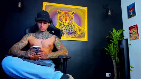 Snapshot of aron_ford chatting on 01-17-25, 10:34 Aron ford online show from 01-17-25, 10:34