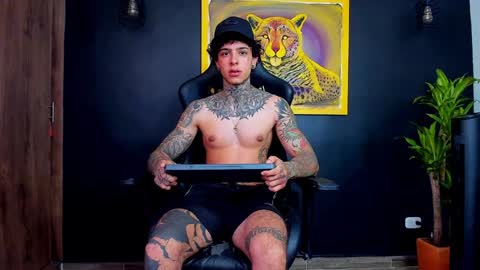 Snapshot of aron_ford chatting on 01-18-25, 12:26 Aron ford online show from 01-18-25, 12:26