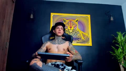 Snapshot of aron_ford chatting on 01-27-25, 12:12 Aron ford online show from 01-27-25, 12:12