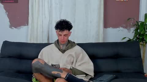 Snapshot of aron_ford chatting on 10-11-25, 11:20 Aron ford online show from 10-11-25, 11:20