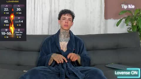 Snapshot of aron_ford chatting on 10-15-25, 07:52 Aron ford online show from 10-15-25, 07:52