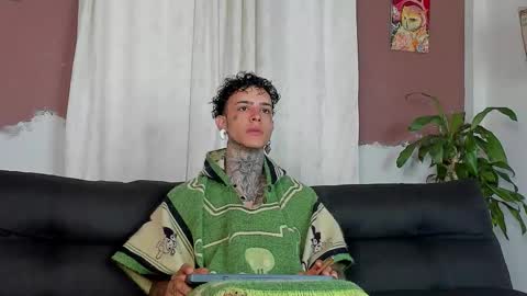 Snapshot of aron_ford chatting on 10-25-25, 11:51 Aron ford online show from 10-25-25, 11:51