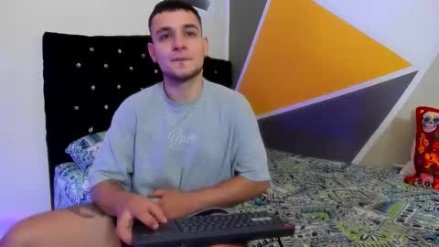 Snapshot of aron_santoro1 chatting on 10-03-25, 03:25 Aron Santoro online show from 10-03-25, 03:25