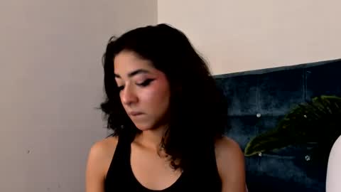 Snapshot of aronandmoli chatting on 06-20-26, 09:12 aronandmoli online show from 06-20-26, 09:12
