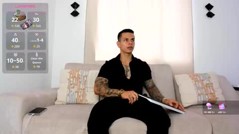 Snapshot of arondark chatting on 09-23-25, 10:24 DarkMaster online show from 09-23-25, 10:24