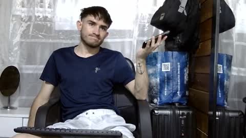 Snapshot of arongfranco chatting on 09-12-25, 04:51 Aron G Franco online show from 09-12-25, 04:51