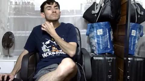 Snapshot of arongfranco chatting on 10-15-25, 07:25 Aron G Franco online show from 10-15-25, 07:25