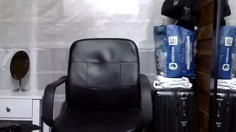 Snapshot of arongfranco chatting on 10-27-25, 05:39 Aron G Franco online show from 10-27-25, 05:39