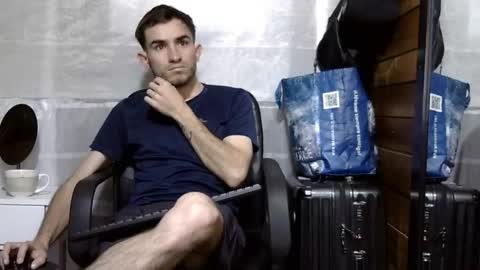 Snapshot of arongfranco chatting on 11-06-25, 05:03 Aron G Franco online show from 11-06-25, 05:03