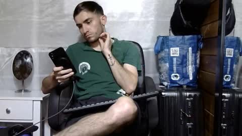 Snapshot of arongfranco chatting on 11-10-25, 03:27 Aron G Franco online show from 11-10-25, 03:27