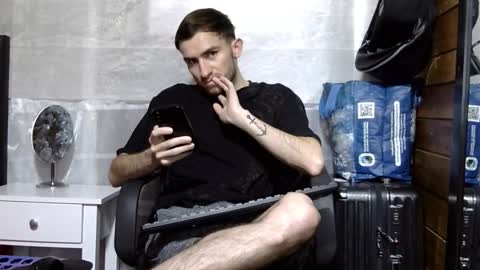 Snapshot of arongfranco chatting on 11-15-25, 04:58 Aron G Franco online show from 11-15-25, 04:58