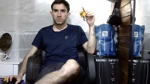 Snapshot of arongfranco chatting on 11-26-25, 04:08 Aron G Franco online show from 11-26-25, 04:08