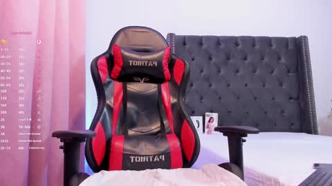 Snapshot of aronvillegas chatting on 12-12-24, 06:31 online show from 12-12-24, 06:31