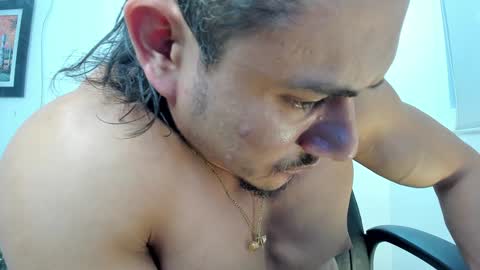 Snapshot of aroon_connor chatting on 02-08-25, 11:02 online show from 02-08-25, 11:02