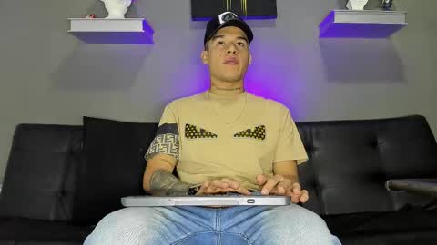 Snapshot of aroon_fit chatting on 02-06-26, 12:08 AROON HOT online show from 02-06-26, 12:08