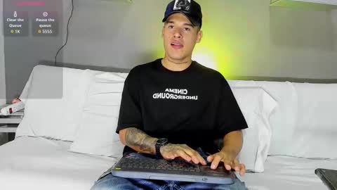 Snapshot of aroon_fit chatting on 02-19-26, 09:22 AROON HOT online show from 02-19-26, 09:22