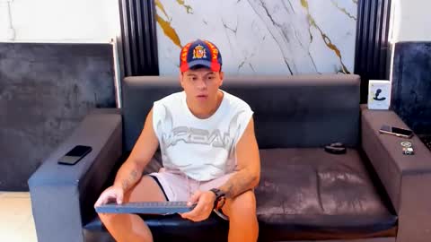 Snapshot of aroon_sexx21 chatting on 05-22-26, 03:57 Aroon online show from 05-22-26, 03:57