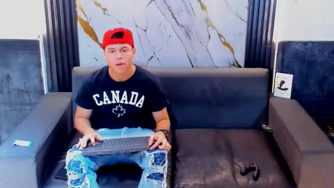 Snapshot of aroon_sexx21 chatting on 05-25-26, 03:34 Aroon online show from 05-25-26, 03:34