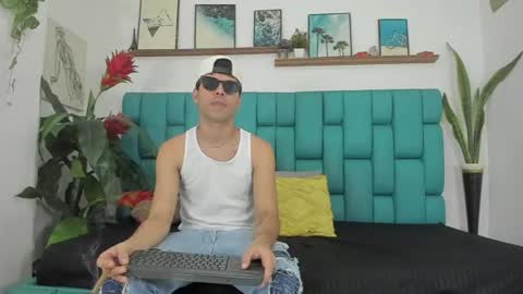 Snapshot of aroon_sexx21 chatting on 06-09-26, 02:28 Aroon online show from 06-09-26, 02:28
