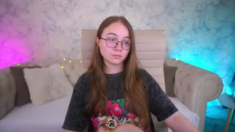 Snapshot of arrinawair chatting on 06-12-26, 07:40 arrinawair online show from 06-12-26, 07:40