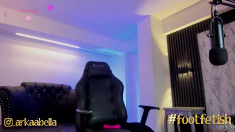 Snapshot of arrkabella chatting on 03-04-25, 01:55 online show from 03-04-25, 01:55